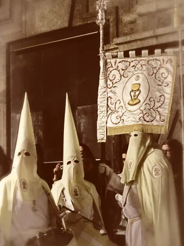 Estandarte instrumentos Cofradía -Eucaristía Zaragoza 3