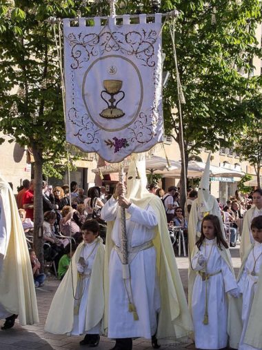 Guión titular Cofradía Eucaristía 2
